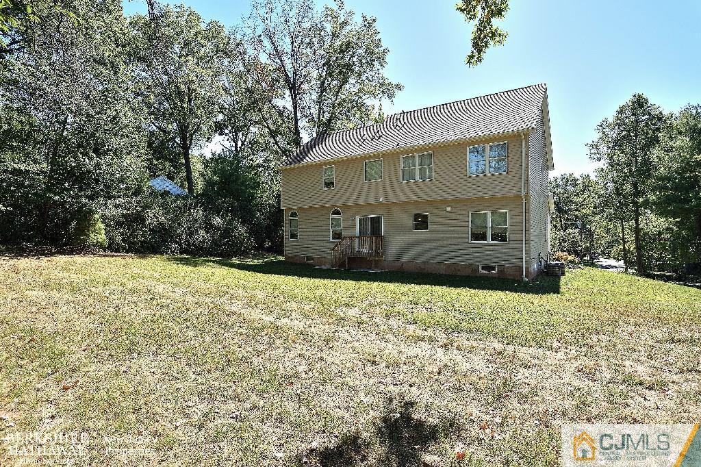 40 Edgewood Road Edison, NJ 08820 - Photo 25 of 25 a front view of a house with a yard