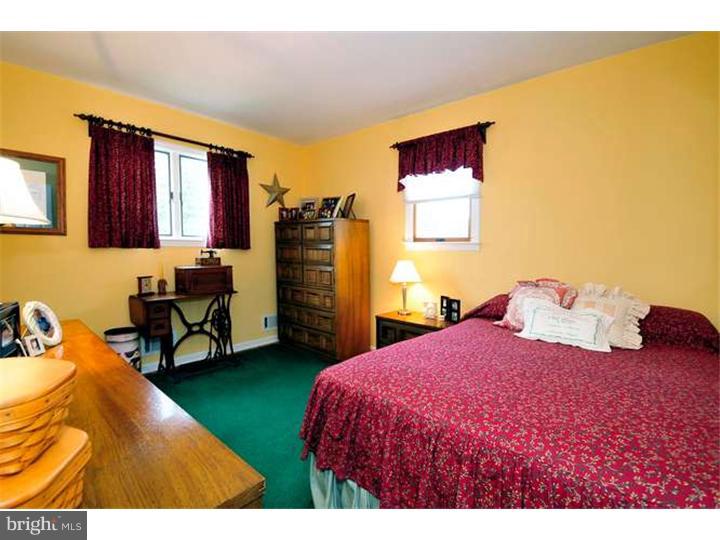 14 Vista Road Hamilton, NJ 08690 - Photo 12 of 18 Bedroom