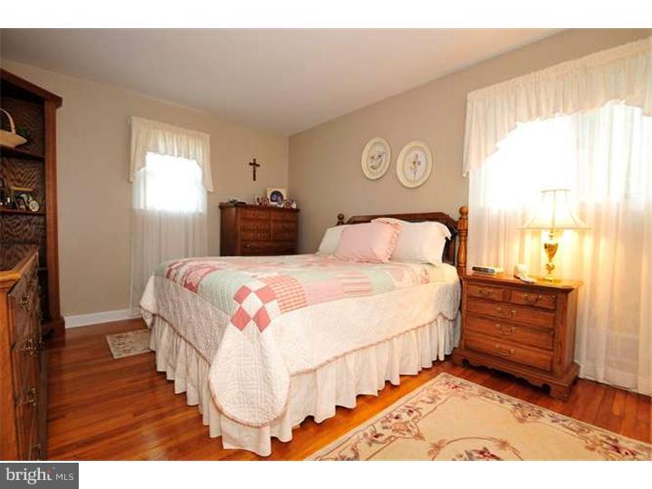 14 Vista Road Hamilton, NJ 08690 - Photo 13 of 18 Master Bedroom