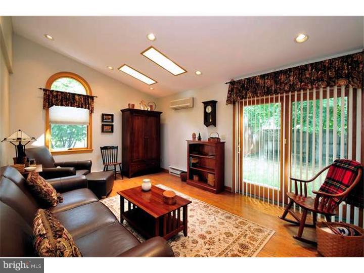 14 Vista Road Hamilton, NJ 08690 - Photo 3 of 18 Family Room