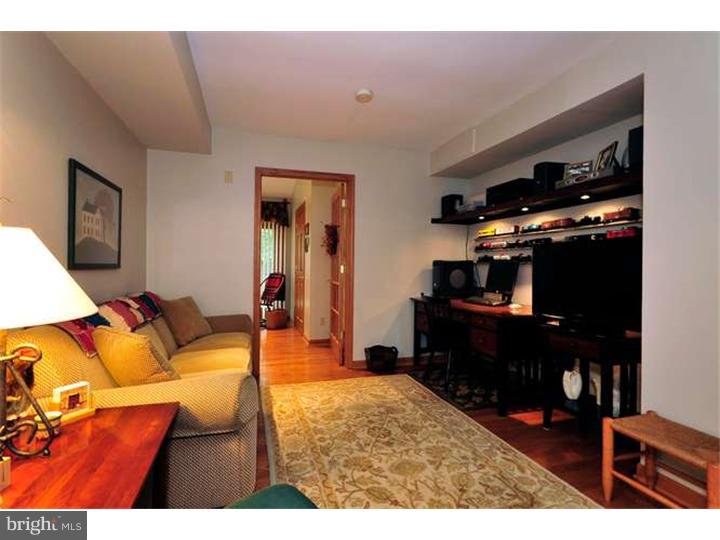 14 Vista Road Hamilton, NJ 08690 - Photo 4 of 18 Den
