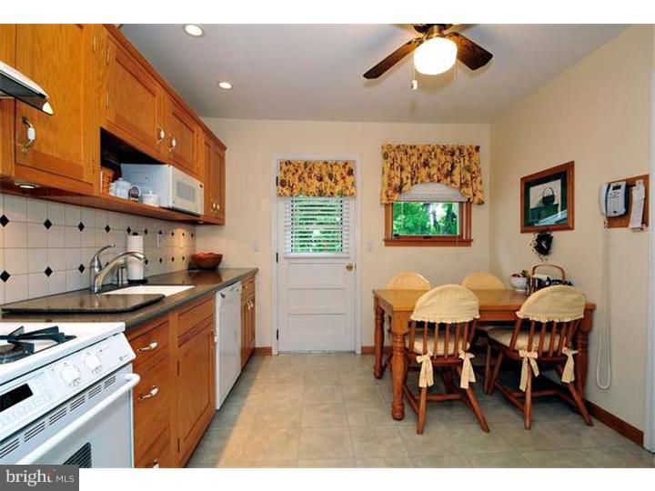 14 Vista Road Hamilton, NJ 08690 - Photo 5 of 18 Kitchen