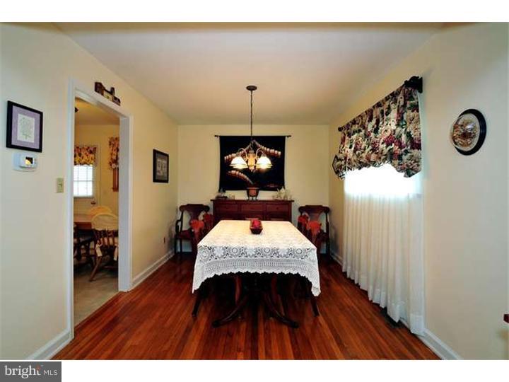14 Vista Road Hamilton, NJ 08690 - Photo 7 of 18 Dining Room