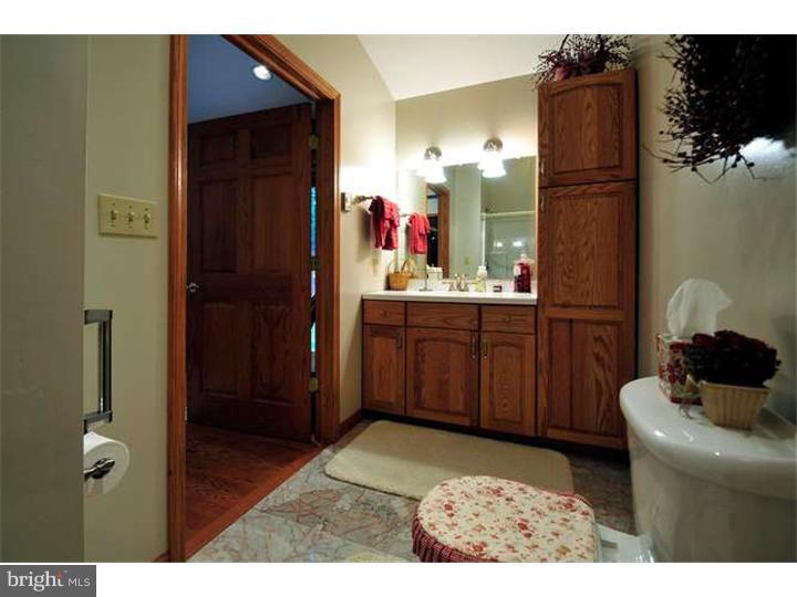 14 Vista Road Hamilton, NJ 08690 - Photo 9 of 18 Bathroom