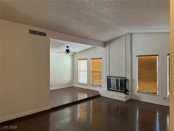 $2,345 | 5461 Supai Drive, Las Vegas, NV 89103