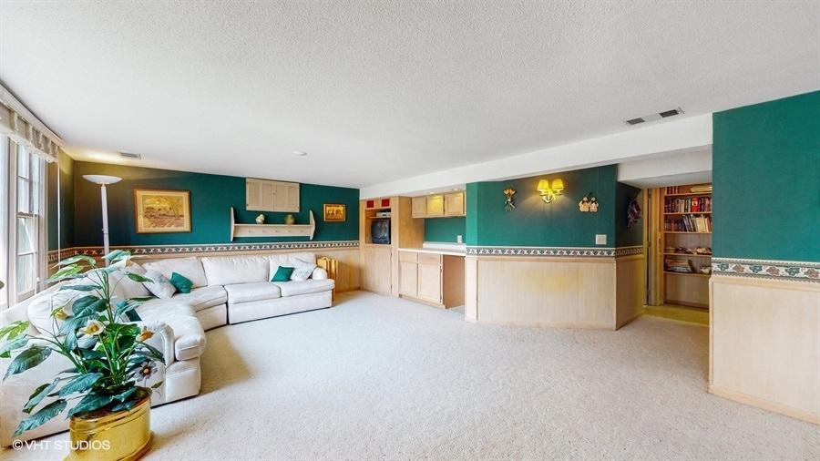 8330 Ewing Road Bloomington, MN 55431 - Photo 23 of 60