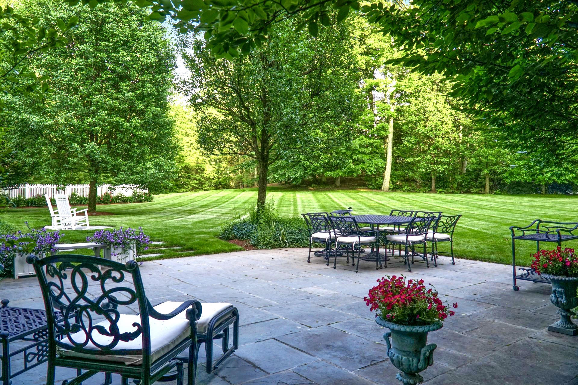 440 Michigan Road New Canaan, CT 06840 - Photo 5 of 52 440 Marty's long shot