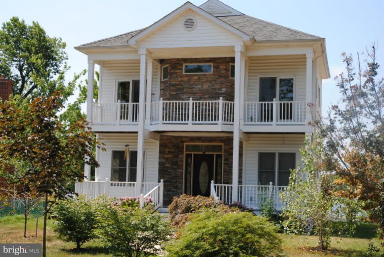 228 Bar Harbor Road Pasadena, MD 21122 - Photo 1 of 12 Front View of House