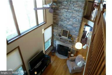 228 Bar Harbor Road Pasadena, MD 21122 - Photo 3 of 12 View from Upstairs looking down