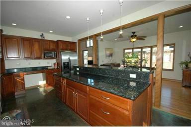 228 Bar Harbor Road Pasadena, MD 21122 - Photo 5 of 12 Kitchen