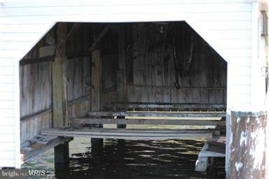 228 Bar Harbor Road Pasadena, MD 21122 - Photo 10 of 12 Boat Lift