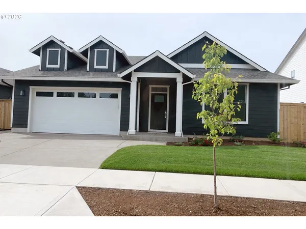 $569,900 | 2893 4th Street, Hubbard, OR 97032