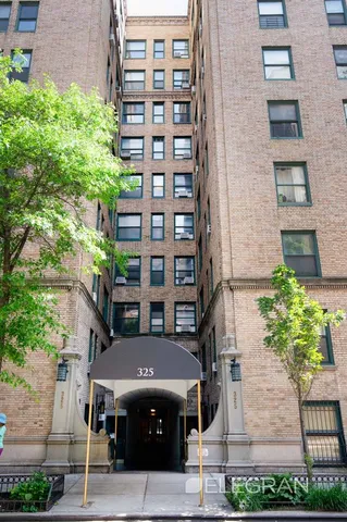 $625,000 | 325 West 45th Street, Unit 701 | Hell's Kitchen