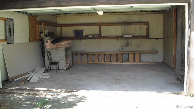 2445 East Thirteen Mile Road Warren, MI 48092 - Photo 22 of 41 CIMG2326 (800x449).jpg