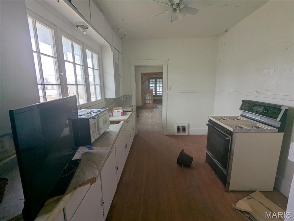 226 North Lincoln Boulevard, Unit 1 Centralia, IL 62801 - Photo 5 of 47