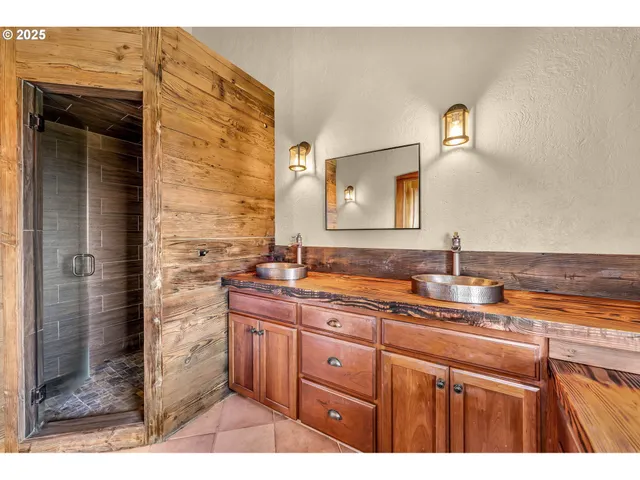 $2,595,000 | 33510 Northeast Kelly Road, Yacolt, WA 98675