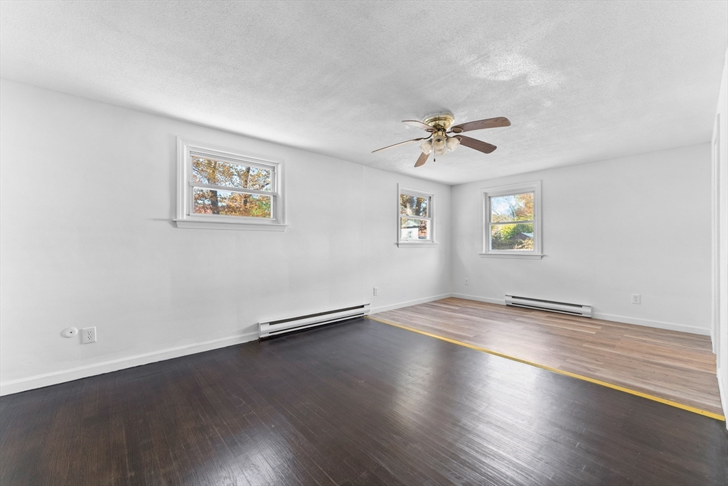 361 Newhouse Street Springfield, MA 01118 - Photo 11 of 42 Gallery Image 11
