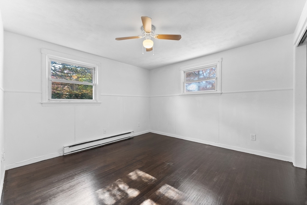 361 Newhouse Street Springfield, MA 01118 - Photo 16 of 42 Gallery Image 16