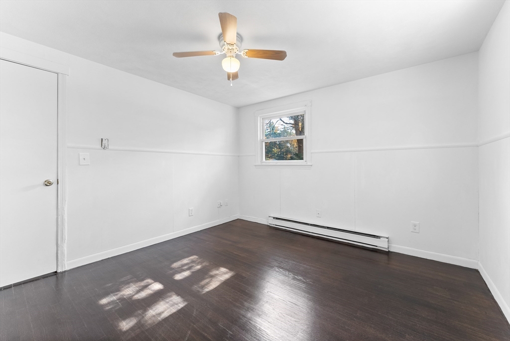 361 Newhouse Street Springfield, MA 01118 - Photo 17 of 42 Gallery Image 17