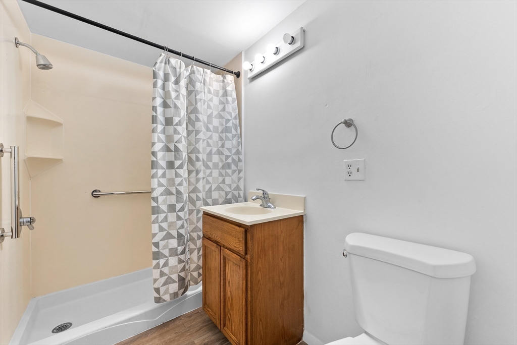 361 Newhouse Street Springfield, MA 01118 - Photo 21 of 42 Gallery Image 21