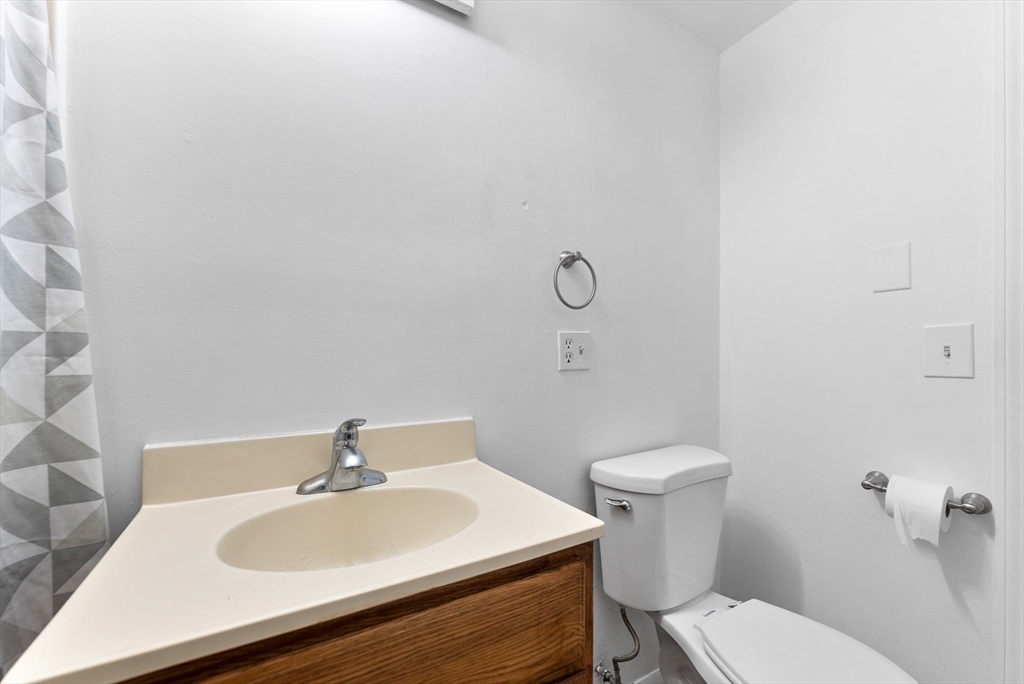 361 Newhouse Street Springfield, MA 01118 - Photo 22 of 42 Gallery Image 22