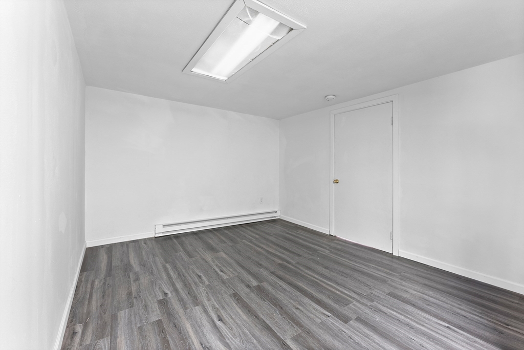 361 Newhouse Street Springfield, MA 01118 - Photo 28 of 42 Gallery Image 28