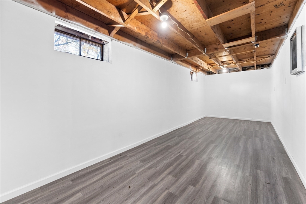 361 Newhouse Street Springfield, MA 01118 - Photo 30 of 42 Gallery Image 30