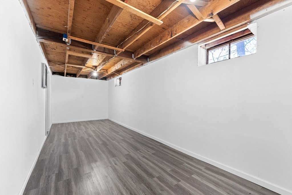 361 Newhouse Street Springfield, MA 01118 - Photo 32 of 42 Gallery Image 32