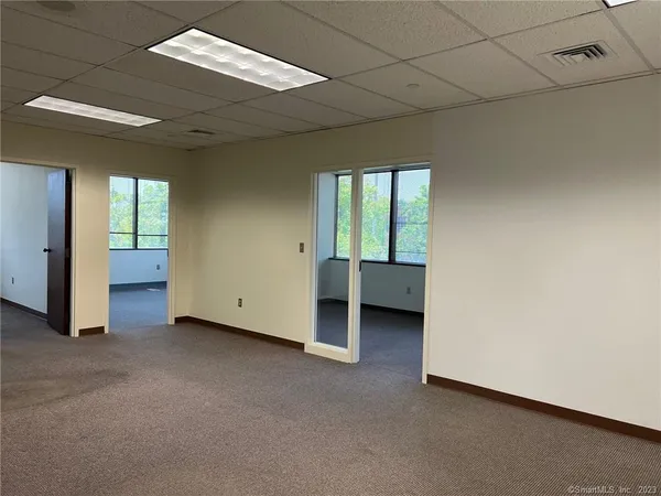 $16 | 5 Shaws Cove, New London, CT 06320