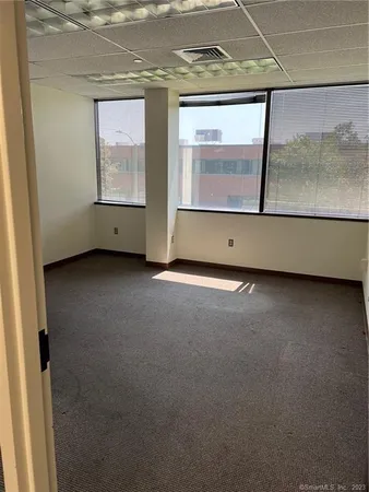 $16 | 5 Shaws Cove, New London, CT 06320