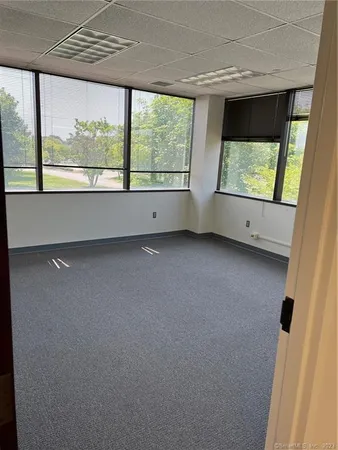 $16 | 5 Shaws Cove, New London, CT 06320