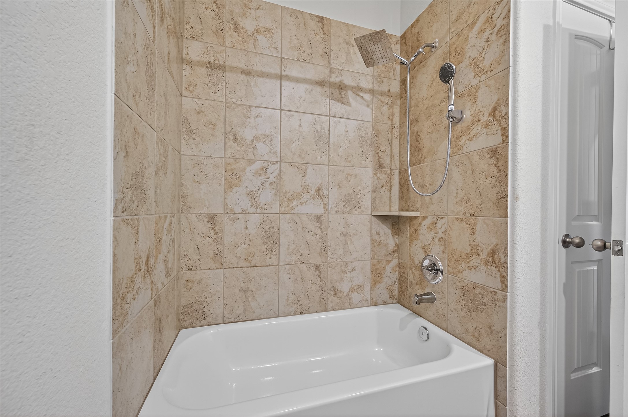 8007 Lehman Road Beasley, TX 77417 - Photo 24 of 47 a bathroom with a bathtub