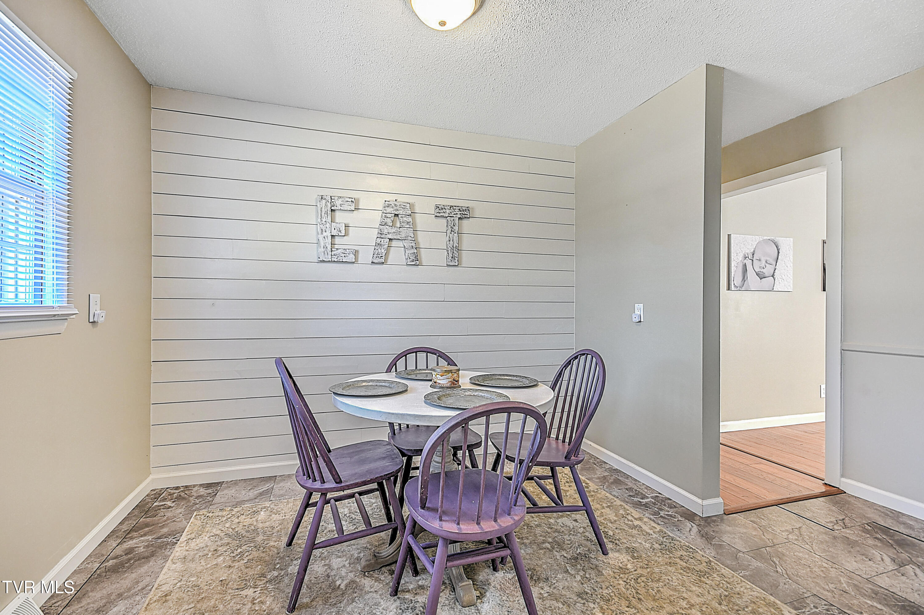 301 Colonial Circle Greeneville, TN 37745 - Photo 11 of 40 301 Colonial Cir JK-13