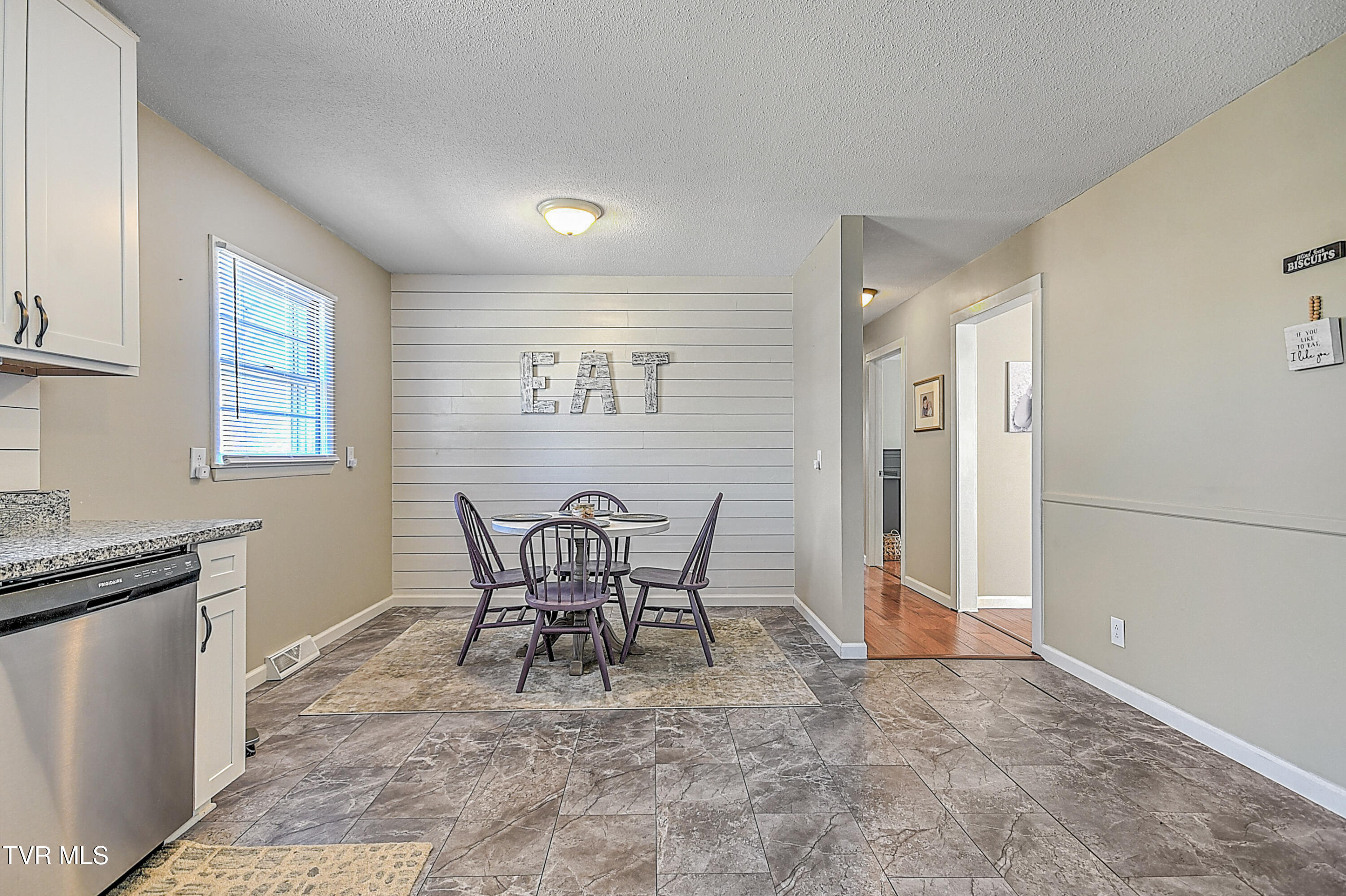 301 Colonial Circle Greeneville, TN 37745 - Photo 13 of 40 301 Colonial Cir JK-15