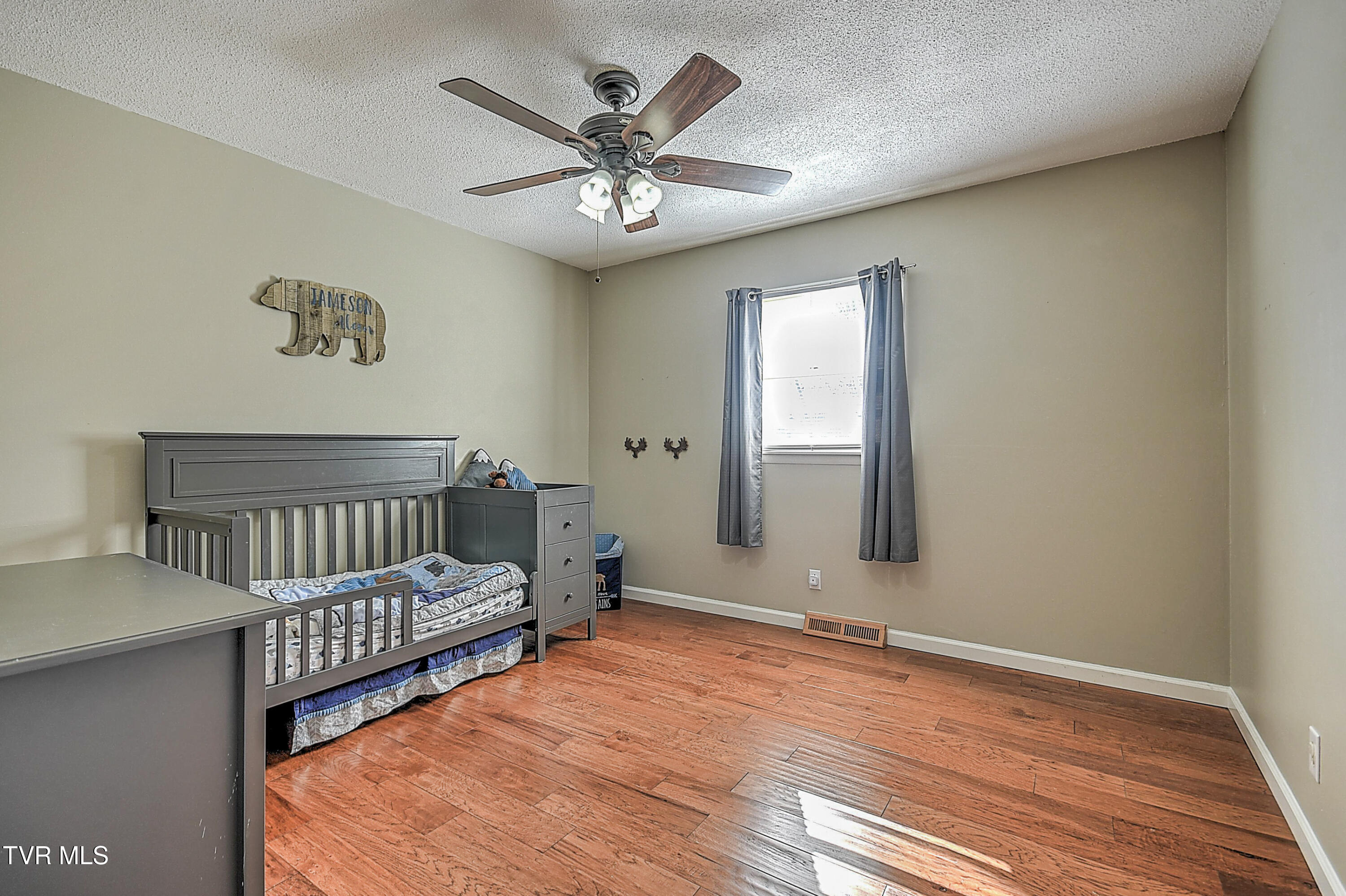 301 Colonial Circle Greeneville, TN 37745 - Photo 15 of 40 301 Colonial Cir JK-17