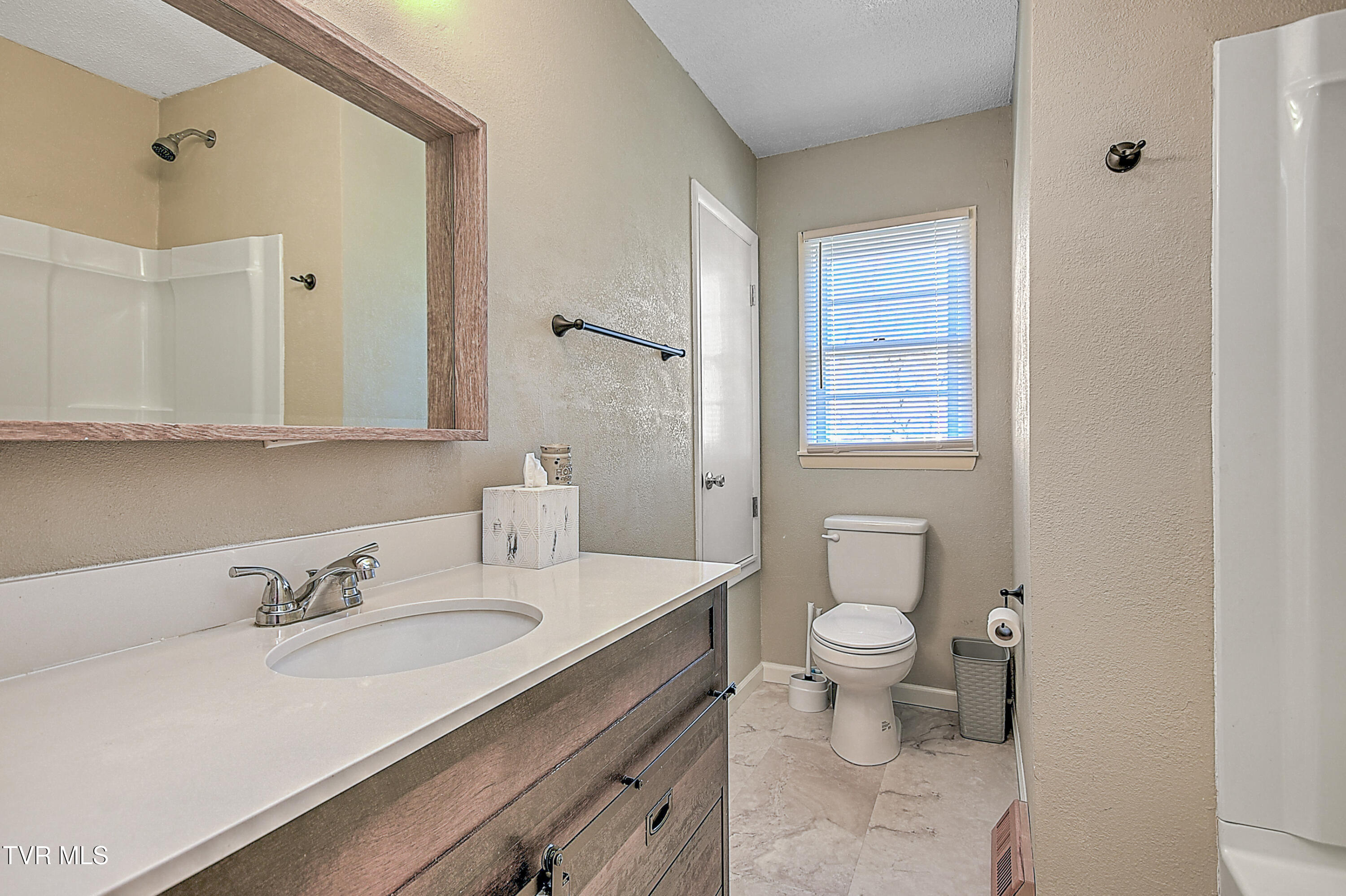 301 Colonial Circle Greeneville, TN 37745 - Photo 18 of 40 301 Colonial Cir JK-20
