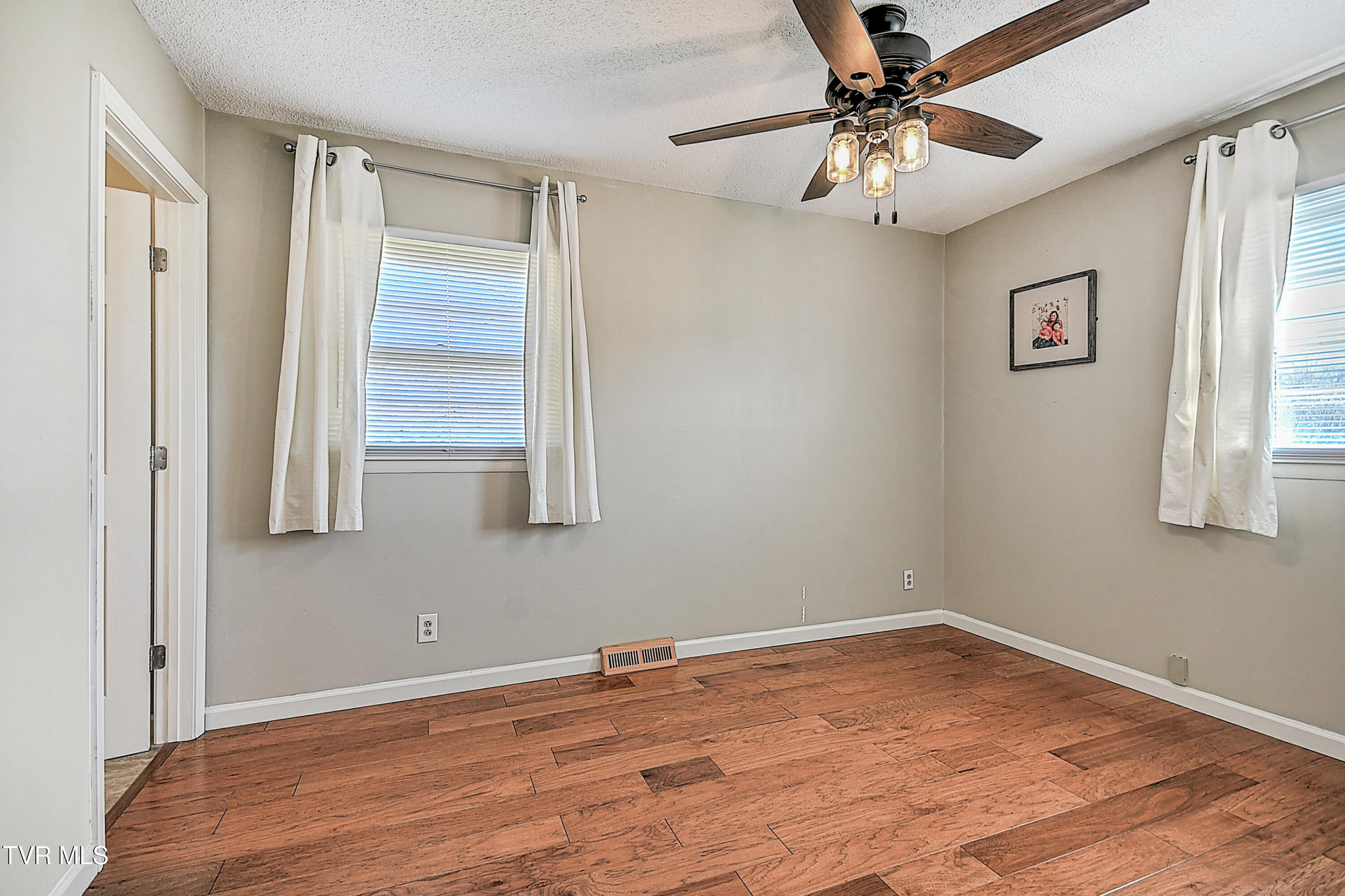 301 Colonial Circle Greeneville, TN 37745 - Photo 24 of 40 301 Colonial Cir JK-26