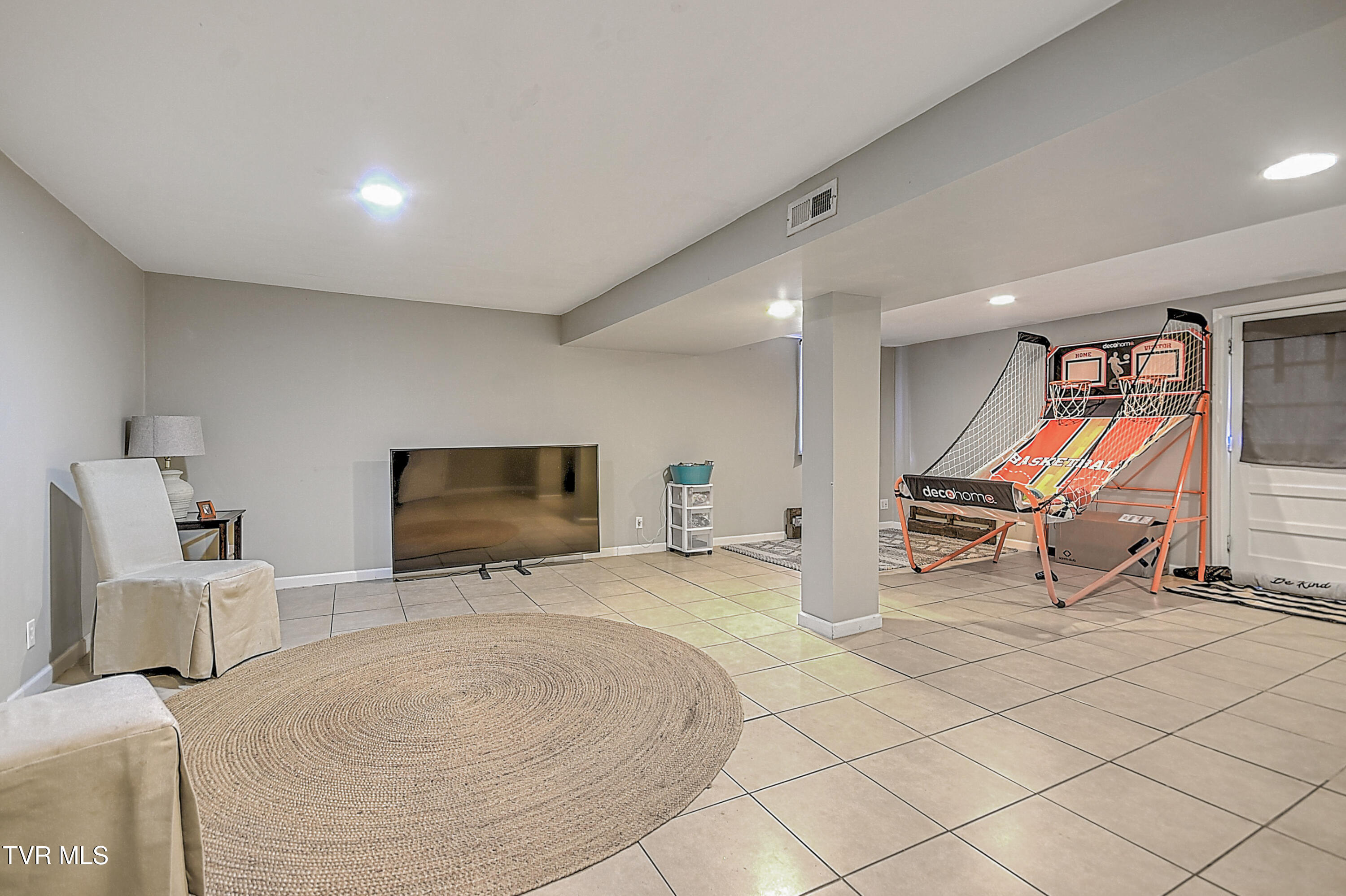 301 Colonial Circle Greeneville, TN 37745 - Photo 28 of 40 301 Colonial Cir JK-34