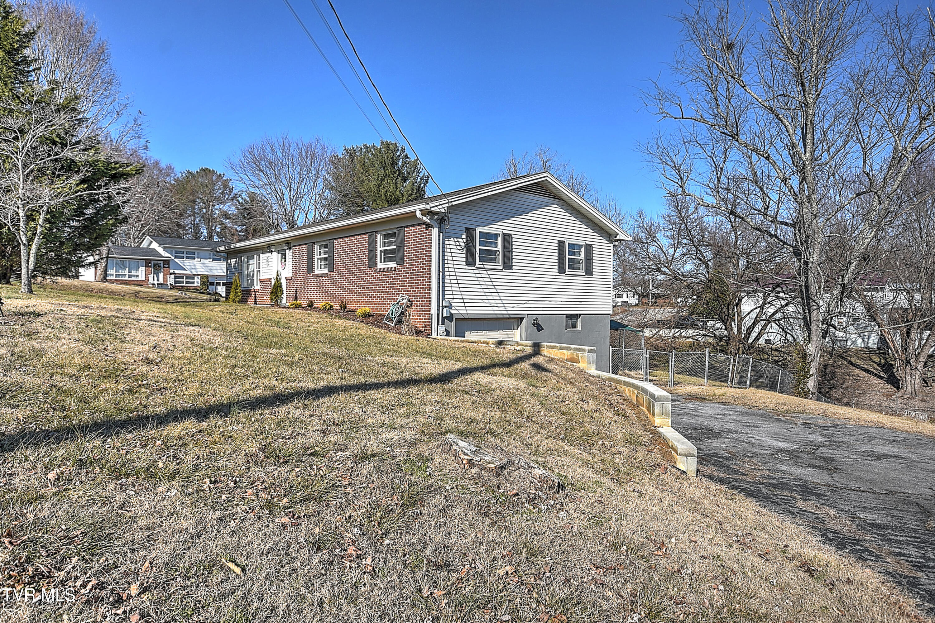 301 Colonial Circle Greeneville, TN 37745 - Photo 39 of 40 301 Colonial Cir JK-42