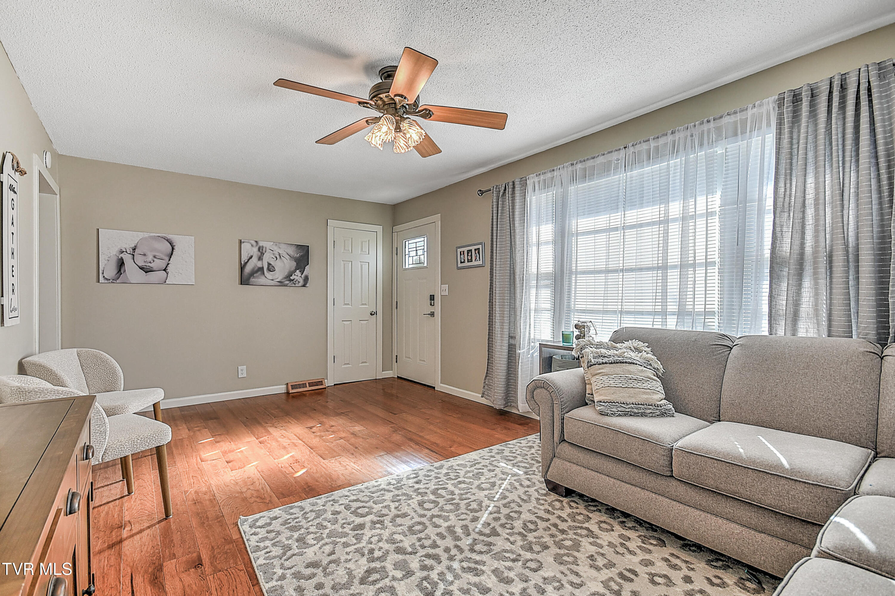301 Colonial Circle Greeneville, TN 37745 - Photo 6 of 40 301 Colonial Cir JK-8