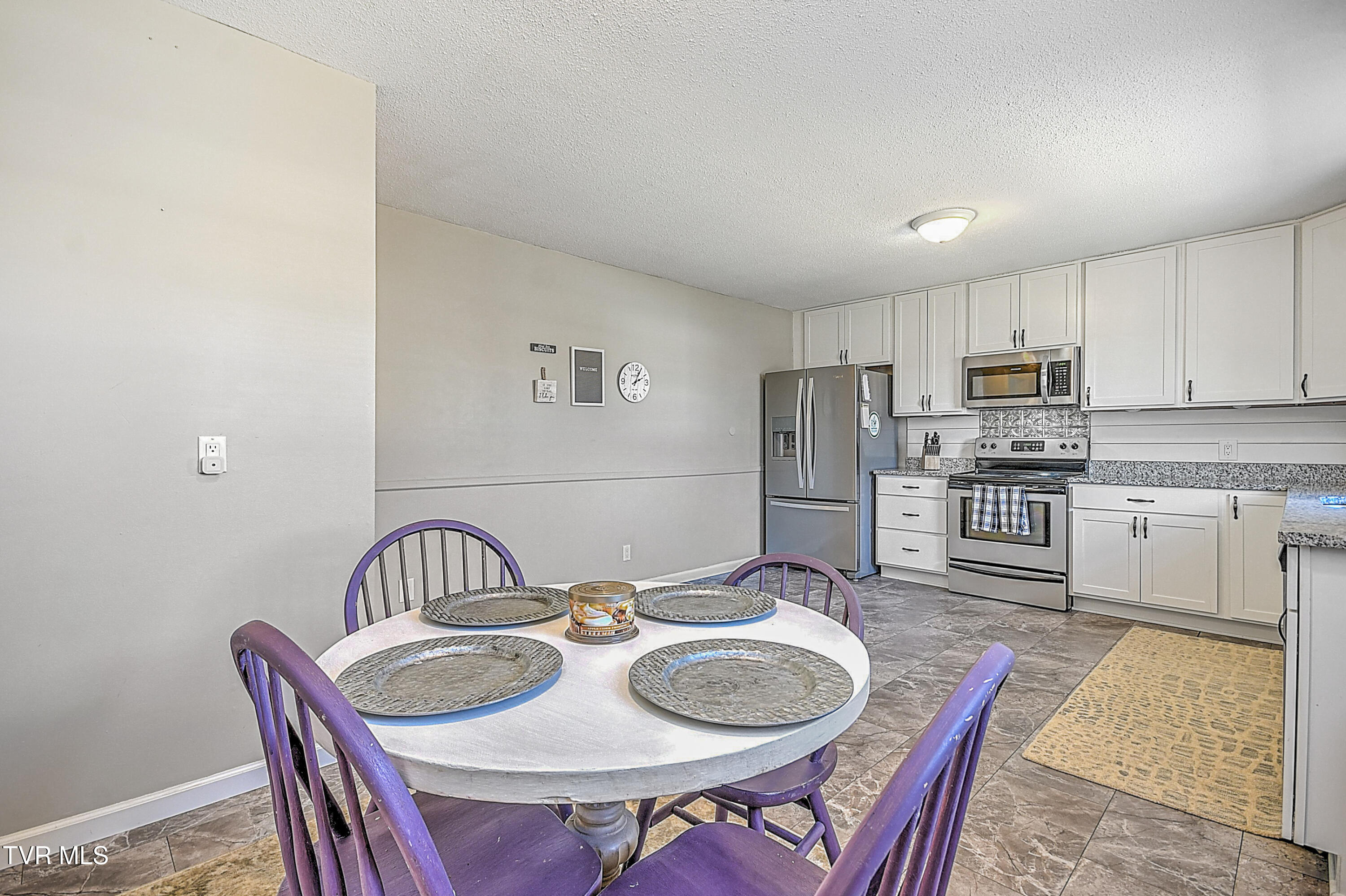 301 Colonial Circle Greeneville, TN 37745 - Photo 10 of 40 301 Colonial Cir JK-12