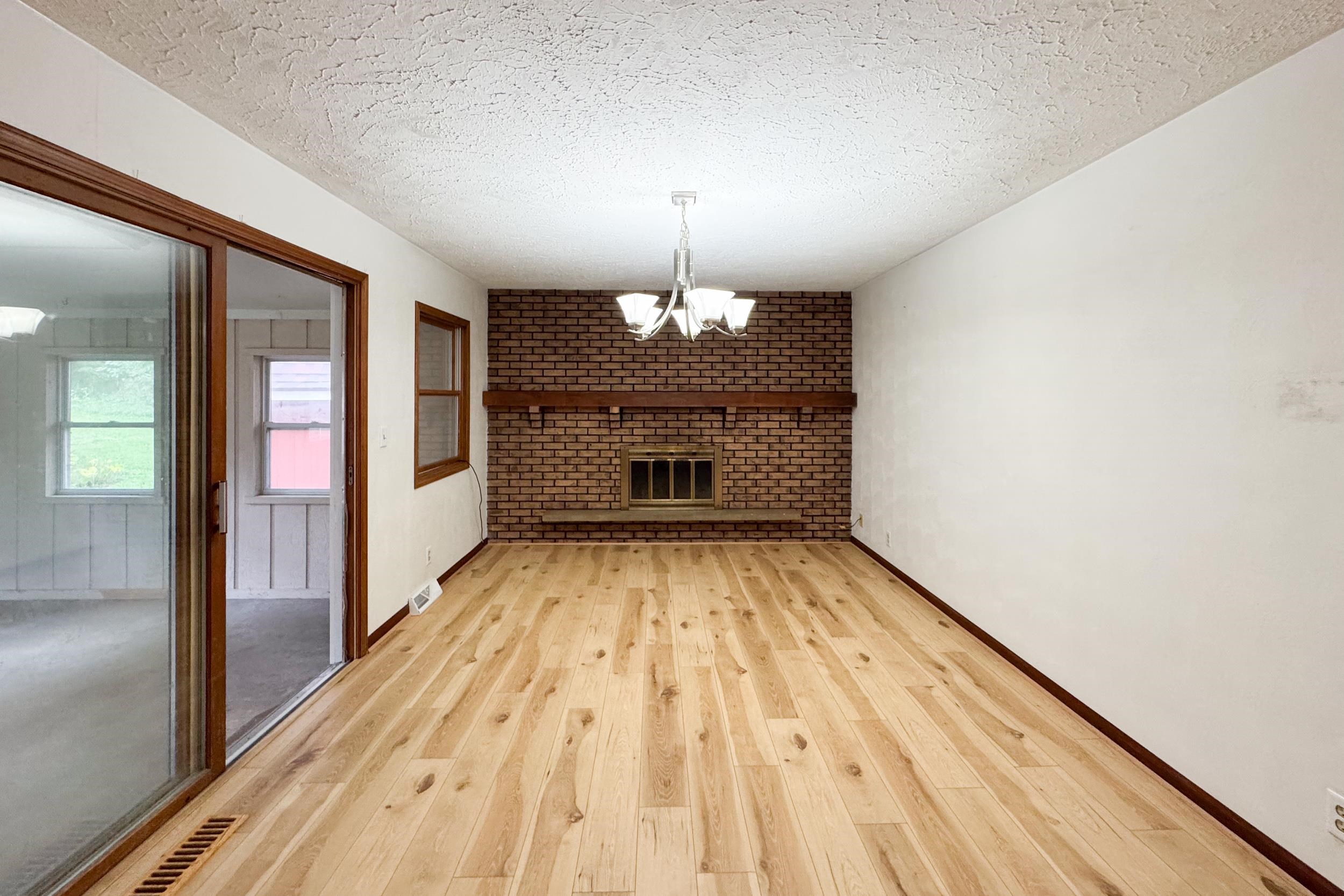 8482 North Creek Road Roscoe, IL 61073 - Photo 4 of 32 Gallery Image 4