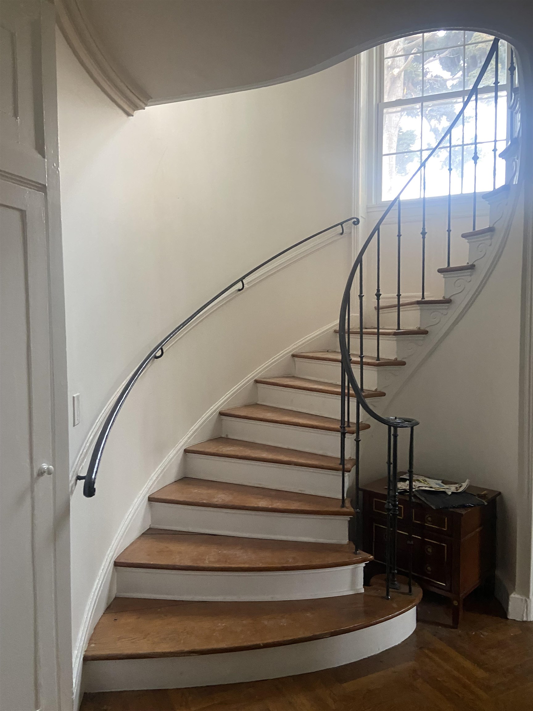 725 Elizabeth Avenue Newark, NJ 07112 - Photo 5 of 7 a view of entryway