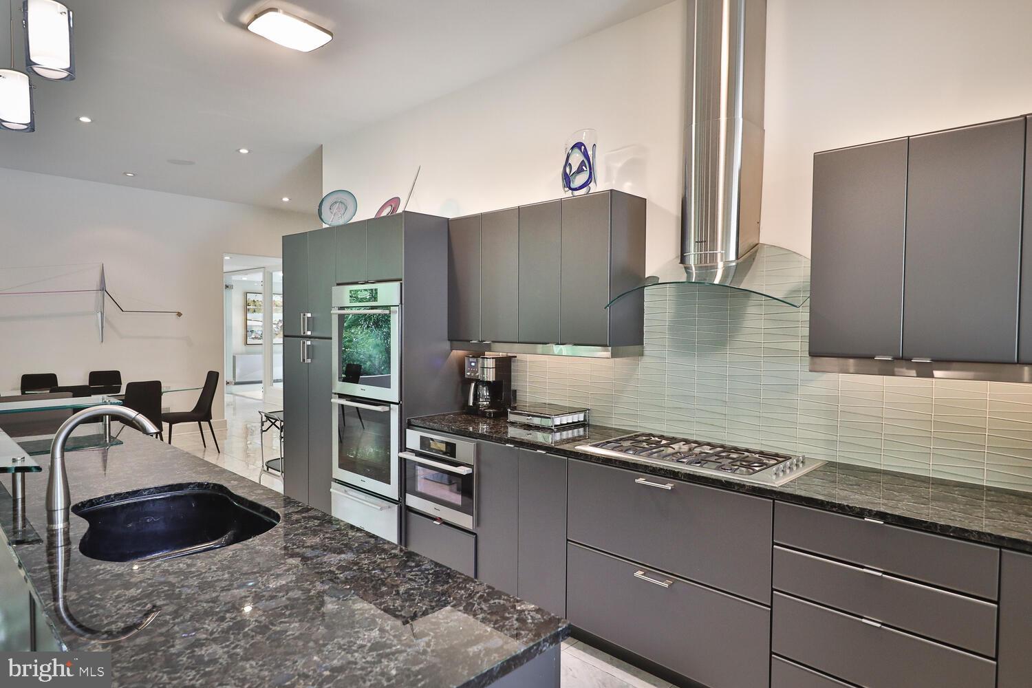 4126 Apalogen Road Philadelphia, PA 19129 - Photo 12 of 96