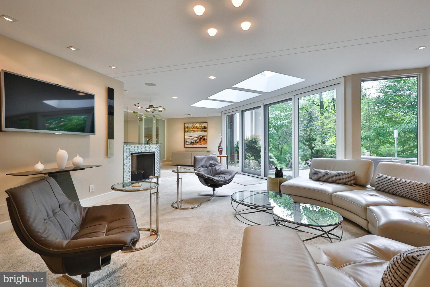 4126 Apalogen Road Philadelphia, PA 19129 - Photo 24 of 96