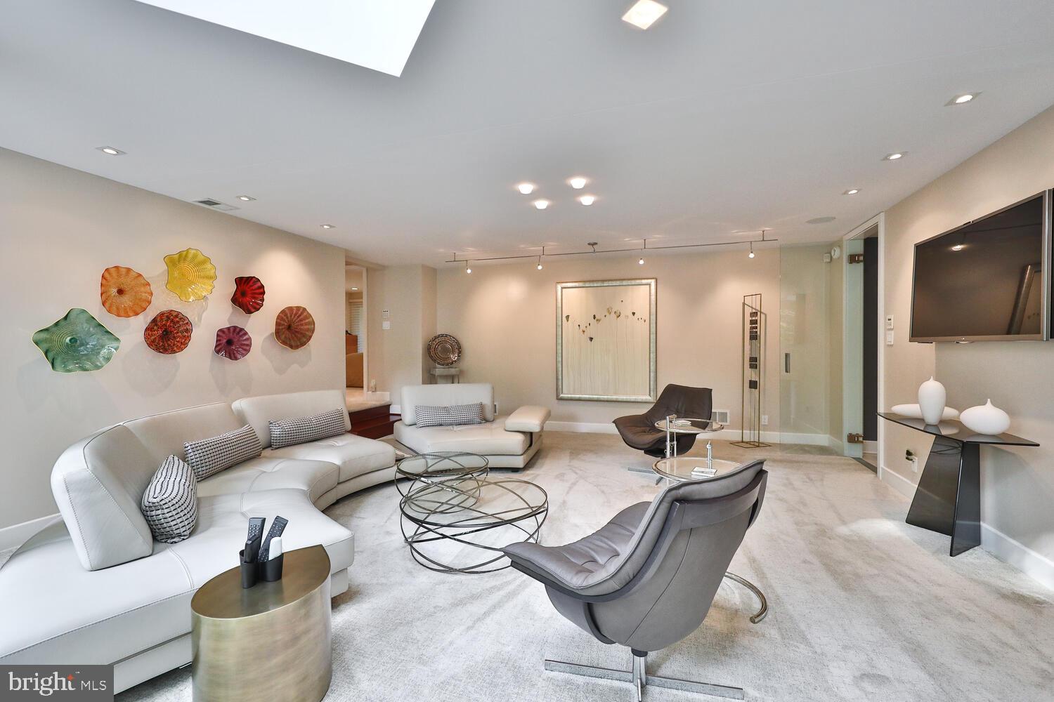 4126 Apalogen Road Philadelphia, PA 19129 - Photo 26 of 96