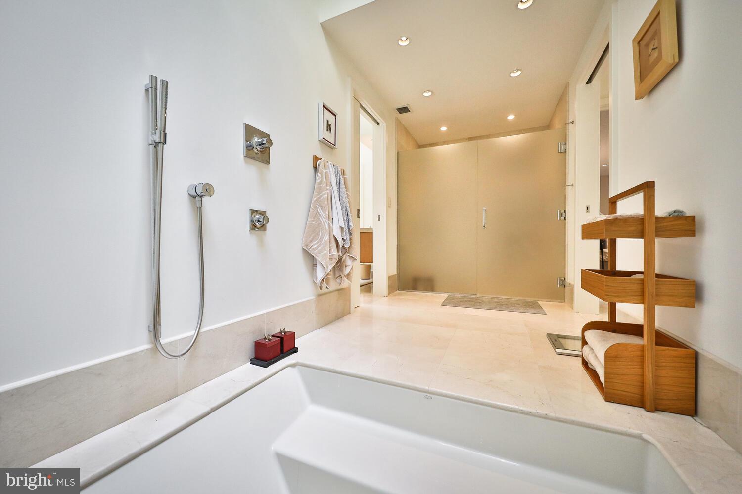 4126 Apalogen Road Philadelphia, PA 19129 - Photo 36 of 96