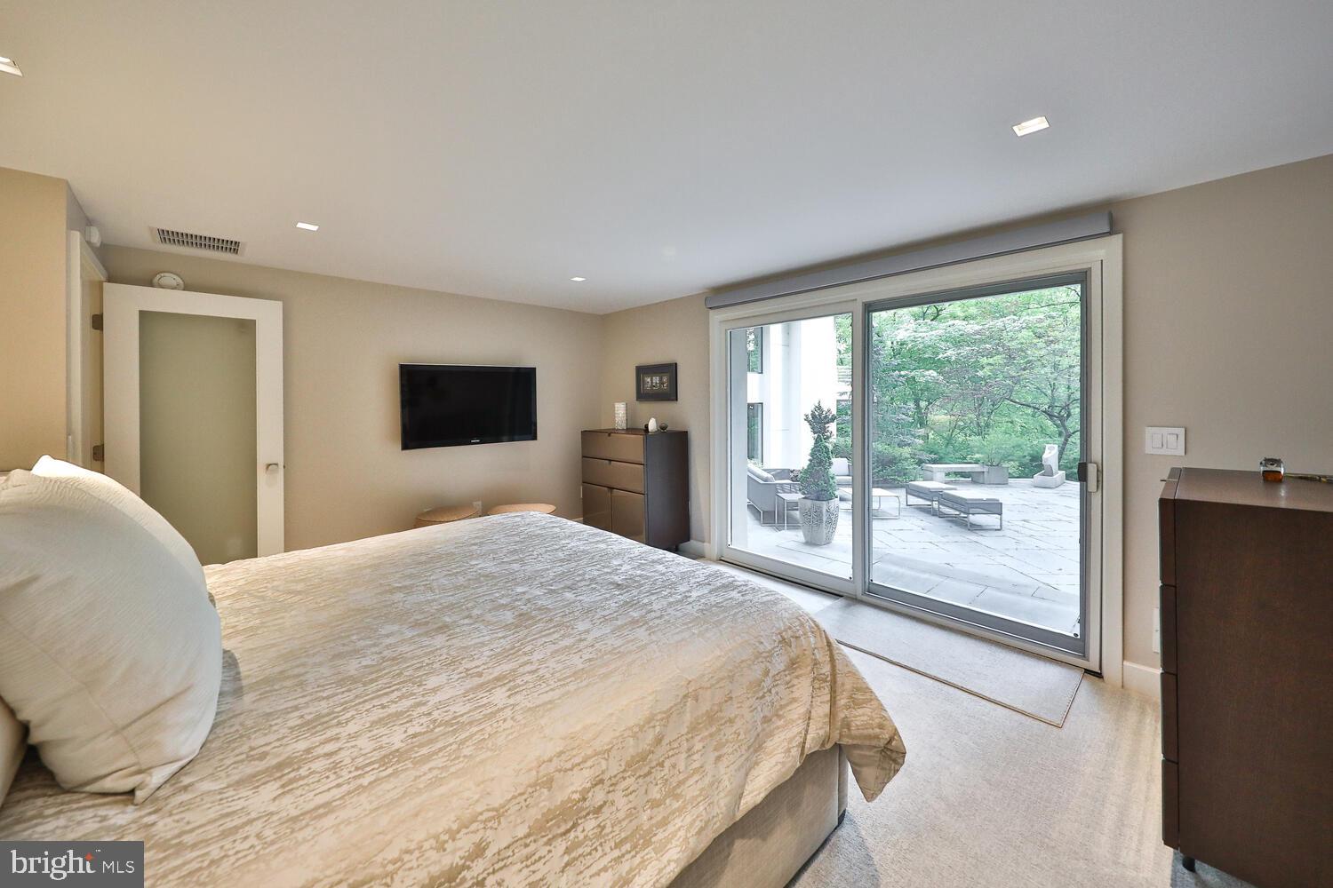 4126 Apalogen Road Philadelphia, PA 19129 - Photo 39 of 96