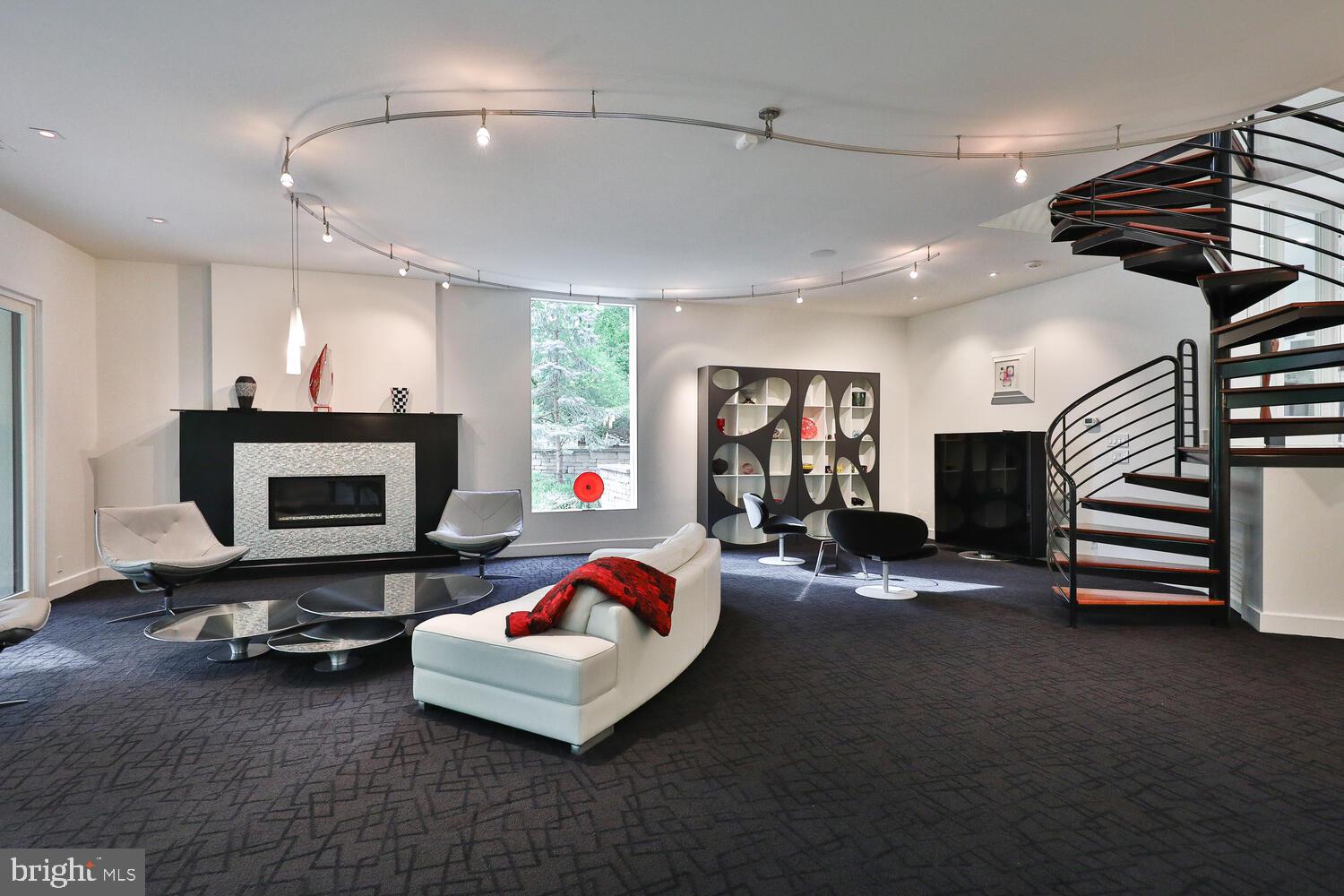 4126 Apalogen Road Philadelphia, PA 19129 - Photo 47 of 96