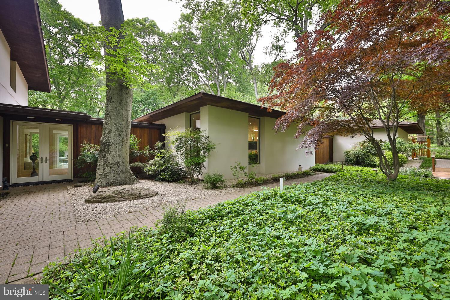 4126 Apalogen Road Philadelphia, PA 19129 - Photo 5 of 96